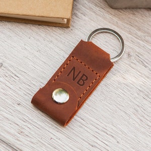 Leather keychain for men,Leather initial keychain,Engraved leather keychain,Small leather keychain,Monogram leather keychain