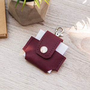 Leather airpod case,Personalized airpod case,Headphones case,Airpod case keychain,Airpod pro case leather,Earphone case leather