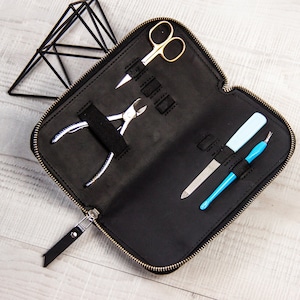 Skórzane etui na manicure, skórzane etui na nożyczki, etui na narzędzia do manicure, spersonalizowane etui na manicure, torba na zestaw do manicure