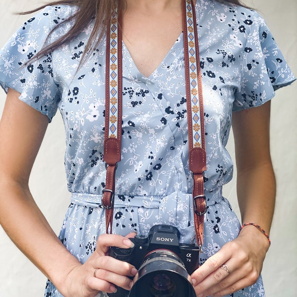 Leather camera strap handmade, Leather camera strap for women, Embroidered camera strap, DSLR camera strap for her, Nikon camera strap