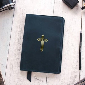 Book cover custom,Bible cover monogram,Leather bible cover black,Personalized book cover,Leather book cover a5,Custom book cover