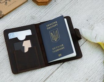 Passport cover,Passport wallet,Monogram passport holder groomsmen gift ,Leather passport holder,Passport holder personalized,Passport case