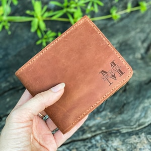 Personalisierte Brieftasche für Papa, Brieftasche für Papa mit Gravur, Brieftasche aus Leder für Männer, Vatertagsgeschenk vom Sohn, Herren Brieftasche aus Leder
