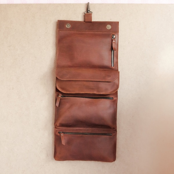 Leather hanging dopp kit, Leather hanging toiletry bag, Travel toiletry bag men, Travel toiletry bag hanging, Travel case for men