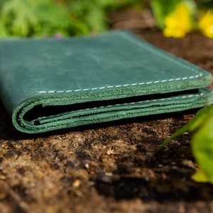 Cartera de piel verde para mujer, Cartera de piel pequeña para mujer, Cartera plegable para mujer, Cartera personalizada para mujer, Cartera hecha a mano para mujer imagen 4