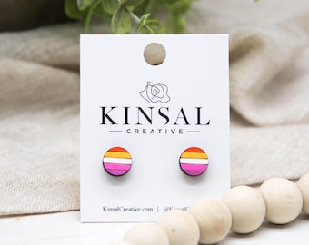Träörhängen med lesbisk prideflagga, örhängen, träörhängen, stolparörhängen, handgjorda örhängen, presenter, pridemånaden, HBTQIA+