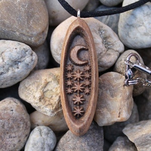 Pendentif céleste en bois