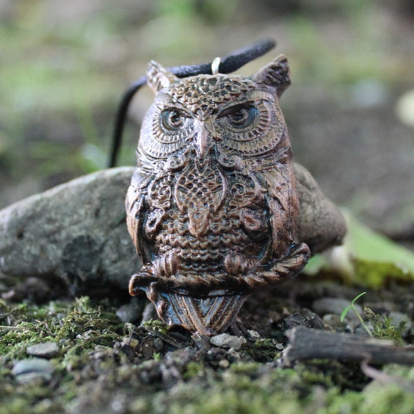 Collier hibou en bois avec pendentif animal