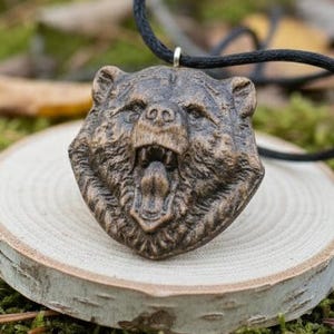 Bären Anhänger aus Holz: Geschenk für Tierliebhaber