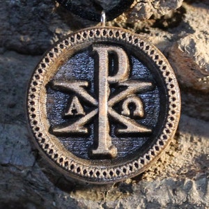 Collar Chi Rho, colgante cristiano de madera, joyería con cristograma, monograma de Cristo, regalo de bautismo