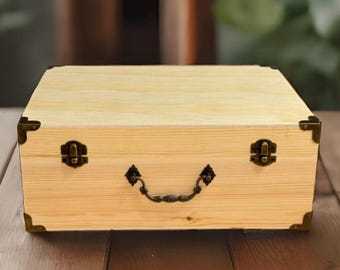 ヴィンテージの小さなデコパージュパピエマシェ段ボール製3段収納