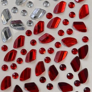 100 pegatinas de diamantes de imitación rojos y plateados, pegatinas de gemas, pegatinas redondas y en forma de hoja para manualidades, álbumes de recortes, tarjetas, decoración con decoupage.