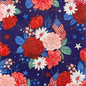 Vintage Papierserviette für Decoupage mit Roten Rosen, Weißen Gänseblümchen, Pinken Pfingstrosen, Amerikanische Flaggen 4