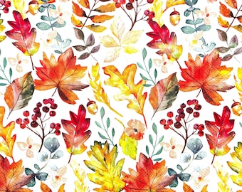 Könnte beinhalten: Ein sich wiederholendes Muster mit Aquarellillustrationen von Herbstblättern in Rot-, Orange- und Gelbtönen, durchsetzt mit kleinen braunen Eicheln, roten Beerenclustern und zarten grünen Zweigen auf einem weißen Hintergrund.