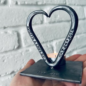 Personalisiertes Geschenk zum 6.Jahrestag - Eisenherz - Eiserne Hochzeit - Für Ihn - Für Sie - Hochzeit - Eisenhochzeit - Kerzenhalter