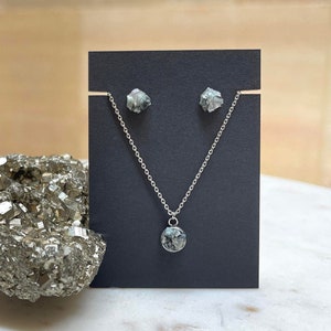 Raw Emerald May Birthstone Gift Set • Petite Necklace & Stud Earrings • 55th Anniv Gift • Taurus Jewelry • Raw Natural Birthstone Jewelry