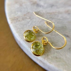 raw peridot petite drops • 18k gold steel • august birthstone jewelry • dainty minimalist dangle earrings • 16th anniversary • leo & virgo