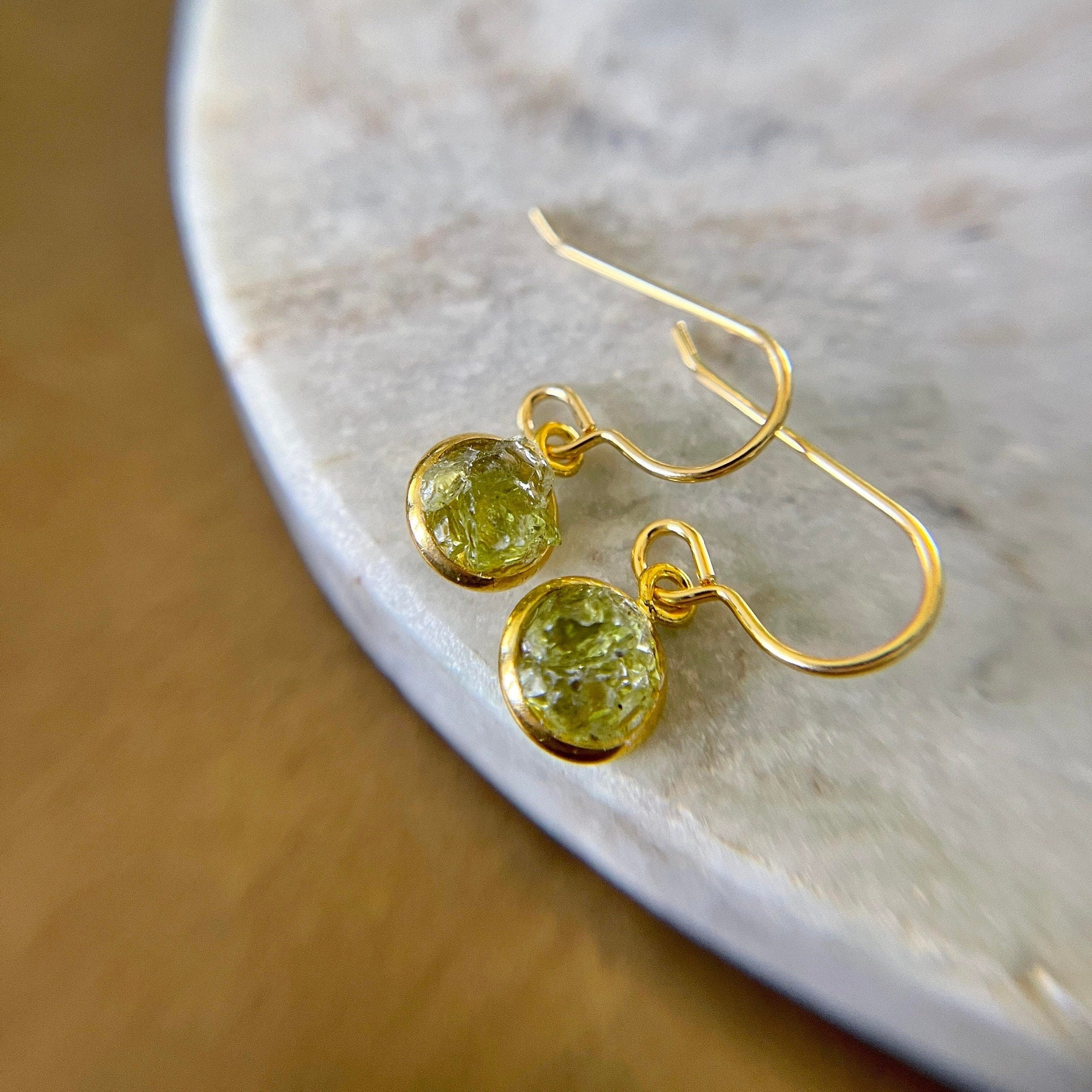 Boucles D'oreilles Plaqué Or Blanc 18K Avec Péridot Vert - Modèle H4 - Occasion - Fermoir Clous