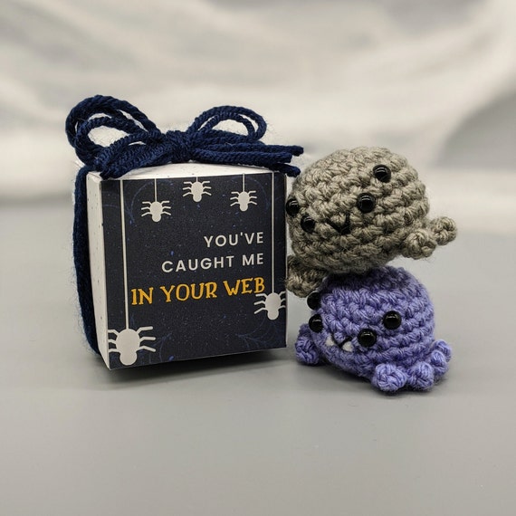 Kawaii Halloween gift box with crochet spider plush toy