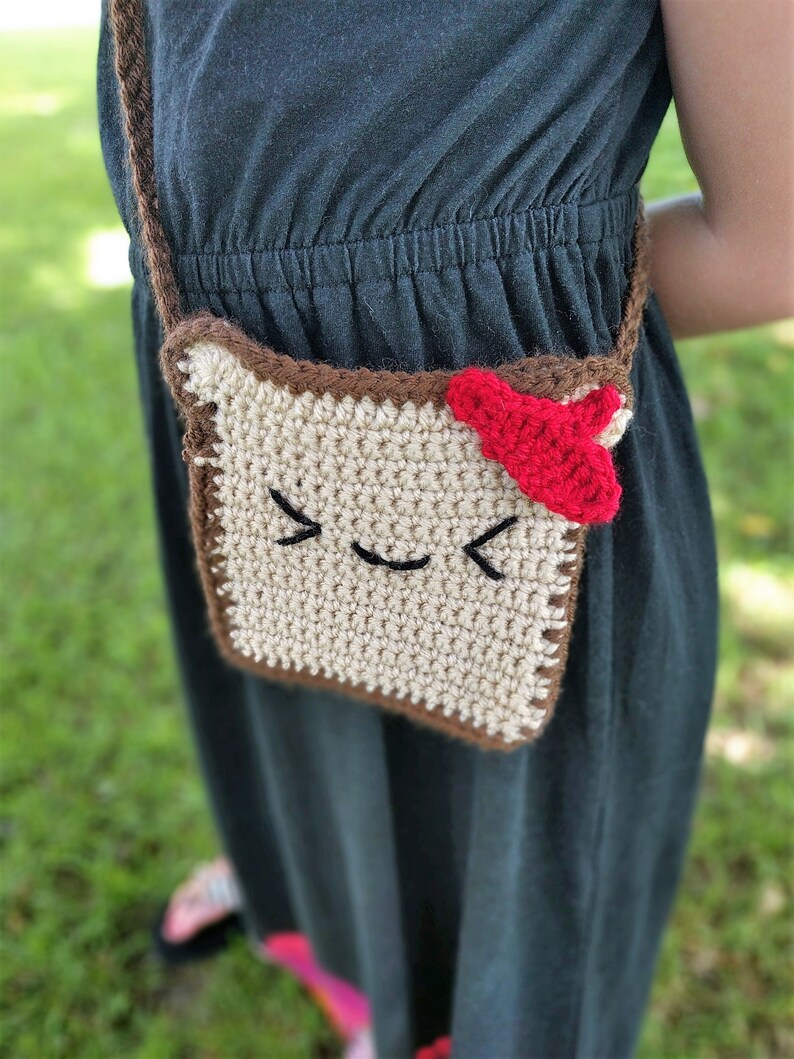 French Toast Crochet Bag Pattern, amigurumi food, small crossbody bag image 1