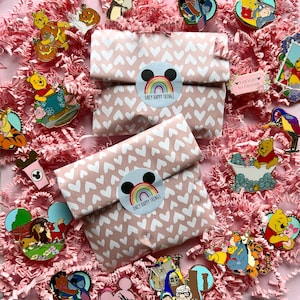 PIN-ÜBERRASCHUNGSBEUTEL mit mindestens 5 A-Grade-Pins / Grabbag Hartemaille-Pins Disney inspiriert / onlyhappythings