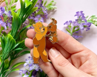 BROTHER BEAR PIN / Épingle en émail inspirée de Disney kenai koda disneyland disneyworld / onlyhappythings