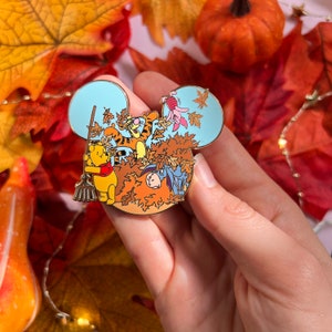 POOH FALL PIN / Winnie the Pooh piglet Eeyore tigger autumn Disney enamel hard gold / onlyhappythings