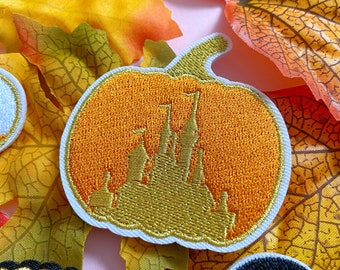 PATCH DISNEY INSPIRED iron on / halloween fall Disney pumpkin castle Mickey Mouse disneyland / Onlyhappythings