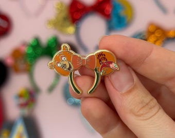 ENAMEL PIN BEAR //  borther bear Koda Kenai headband Mickey ears disney  Disneyland badge brooche / onlyhappythings