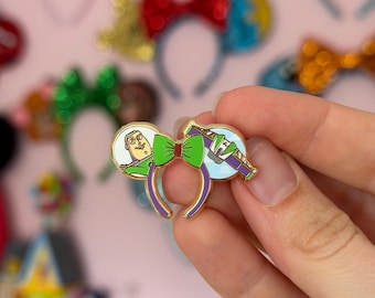 ENAMEL PIN BUZZ //  Toy Story buzz lightyear headband Mickey ears disney  Disneyland badge brooche / onlyhappythings