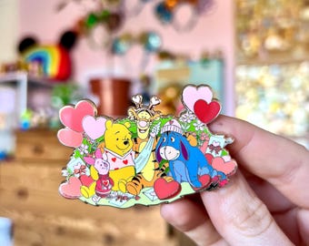 POOH INSPIRED PIN / valentine love Disney piglet Winnie the Pooh hard enamel Disneyland disneyworld / onlyhappythings