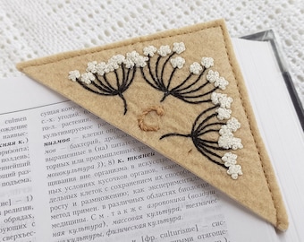 Personalized embroidered corner bookmark Book lovers gift ideas Monogram felt bookmark Custom floral bookmark for women