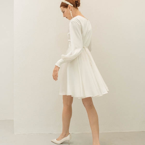 Darby Creme Weißes Minikleid - Kurzes Brautkleid mit langen Ärmeln - Satin Fit and Flare Dress