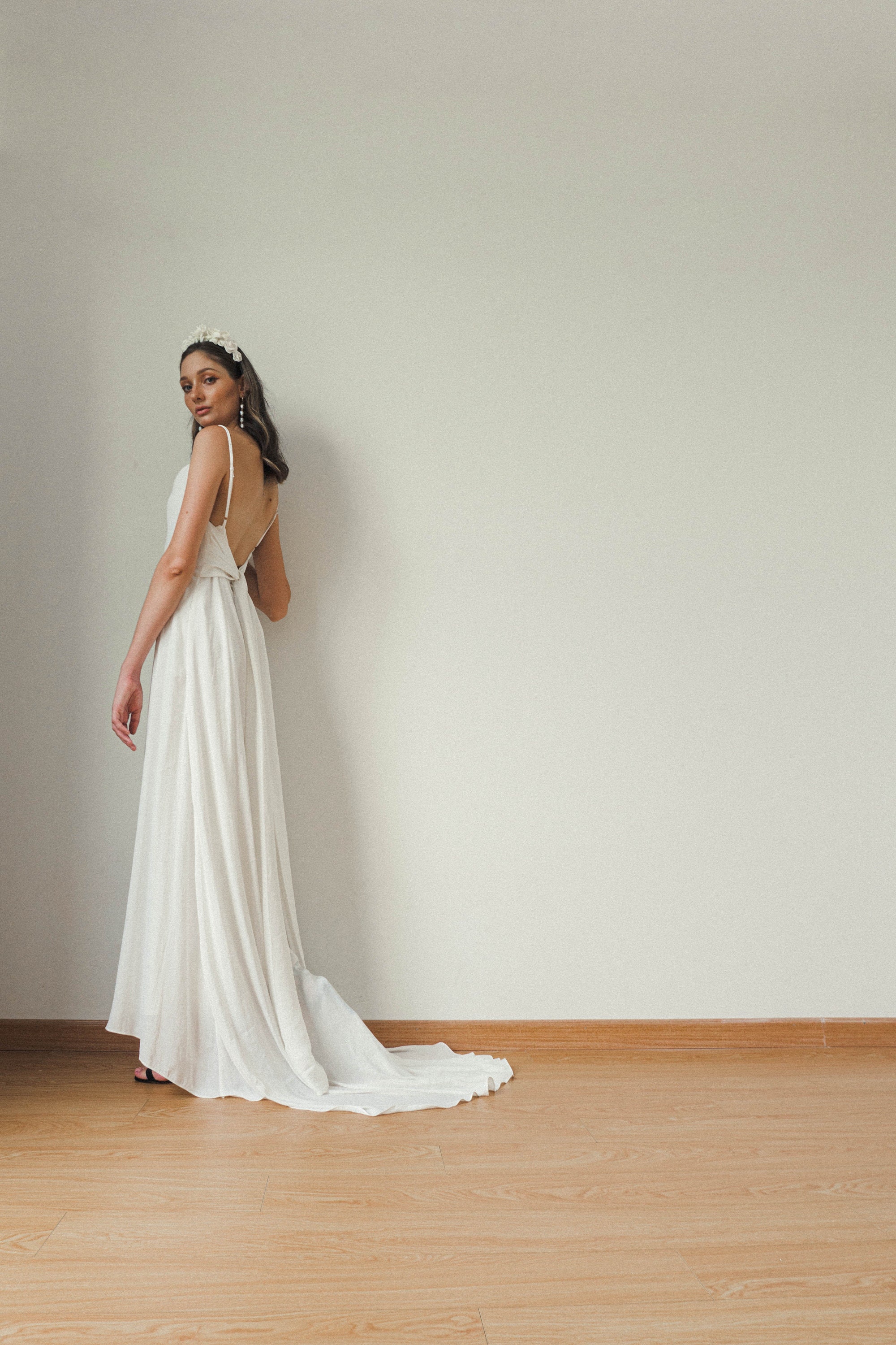 backless white slip