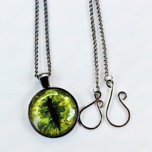 Green cat eye pendent/necklace, green dragon eye pendent