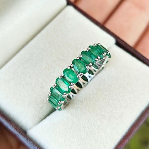 14K/18K GOLD NATURAL EMERALD Eternity Band Jewelry, May Birthstone Jewelry, Gift from Sister, Bridesmaid Jewelry, Mothers Day Gift