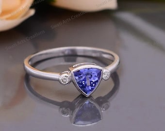 18K Gold Trillion Shape Tanzanite With Diamond Wedding Ring, Simple Proposal Jewelry, Engagement Rings, Handmade Statement Bridal Ring