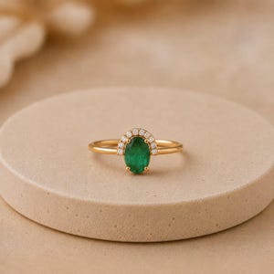 Anillo delicado de oro macizo de 9K/14K con halo de esmeraldas naturales, joyería apilable.