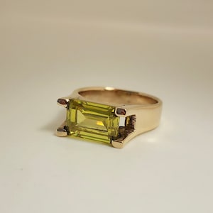 Peridot Signet Ring, 925 Solid Sterling Silver Ring, Peridot Crystal Quartz Gemstone Ring, Women Ring, Men Ring, Gift Ring, Yellow Gold Ring