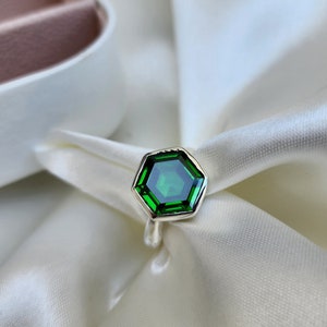 Hexagon Grüner Smaragd Ring, 925 Sterling Silber Ring, Frauen Ring, Männer Ring, Smaragd 18k Gelb Gold überzogener Ring, Geschenk Ring, handgemachter Ring