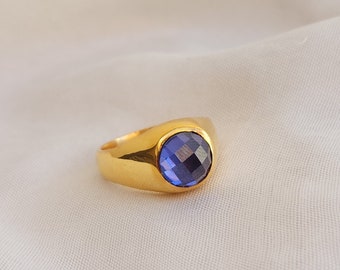 Round Tanzanite Signet Ring, Small Blue Gemstone Ring, Yellow Gold Ring, 925 Sterling Silver Ring, Gift Ring, Birthstone Ring, Engraved Ring