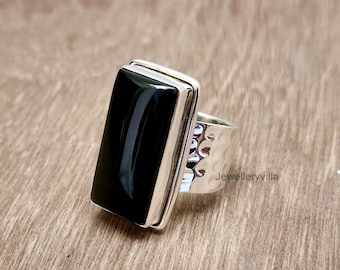 Zwarte onyx gehamerde ring, rechthoekige grote edelsteenring. 925 sterlingzilveren ring, gegraveerde ring, cadeauring, damesring, handgemaakte boho-sieraden