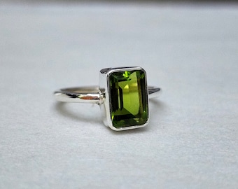 Anillo de peridoto, anillo minimalista, anillo de plata de ley 925, anillo pequeño delicado, joyería hecha a mano, regalo para ella, anillo boho, anillo de oro amarillo