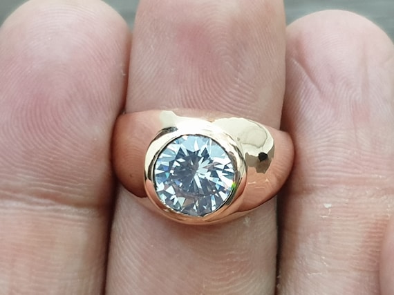 Unisex Jarkan Ston Zircon Jerkin Natural Premium Gemstone Ring, Weight:  10gm, 10.5 at Rs 500 in Bhubaneswar