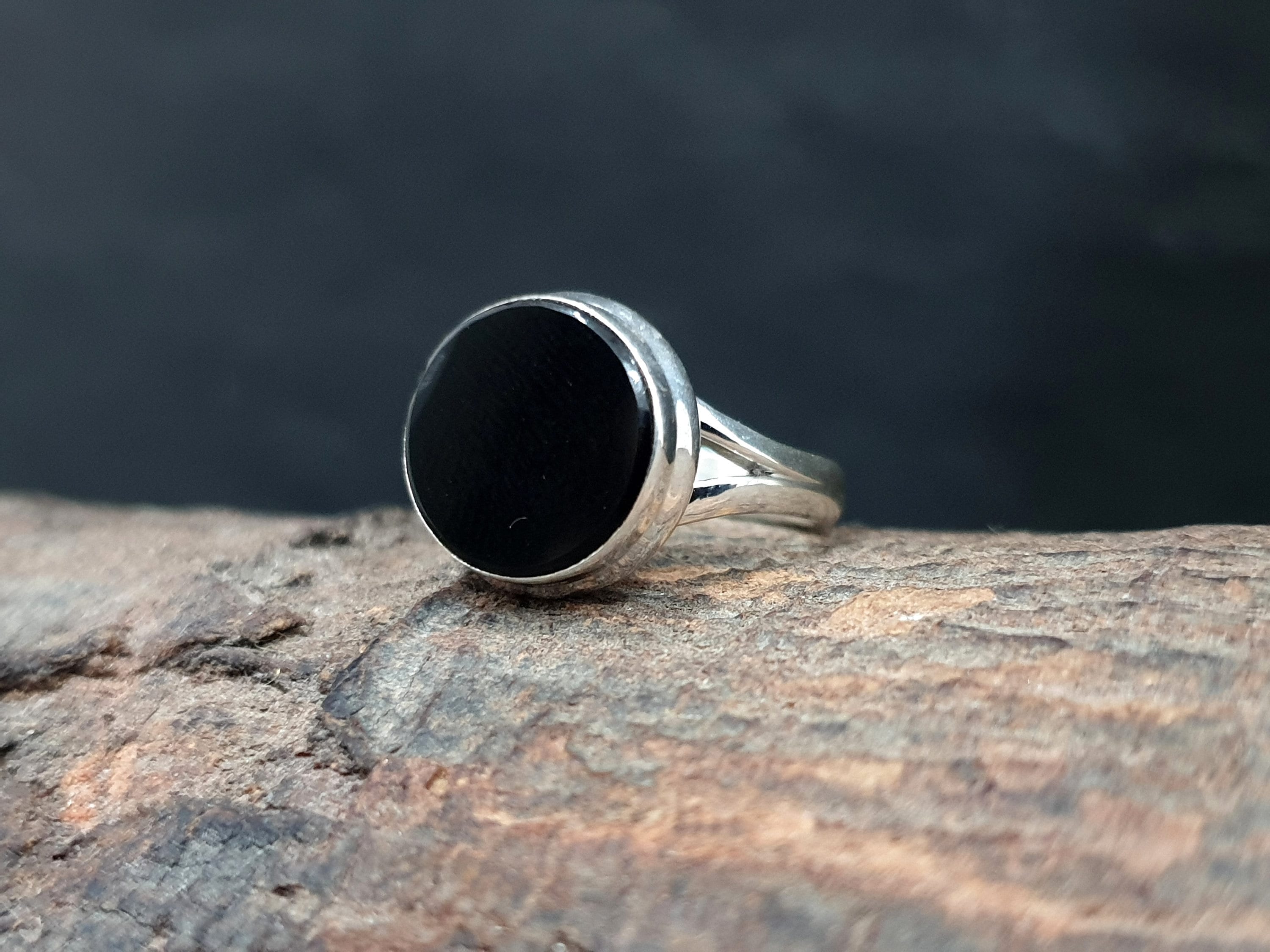 Elegant Silver Ring With Round Black Stone