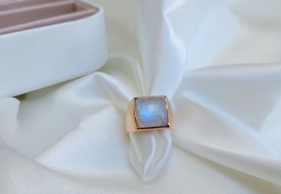 Square moonstone best sale ring