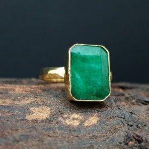 Emerald ring goud, 925 sterlingzilveren ring, 22K geelgouden opvulring, handgemaakte ring, natuurlijke groene steenring, geboortesteen mei