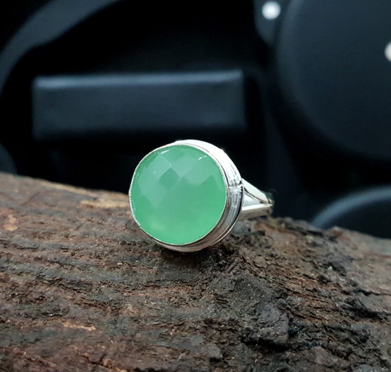 Vintage 9ct Gold Green Chalcedony Ring. – Joseph Leonard Jewellers