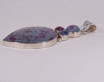 Handmade pendant with Silver 1stLey (925) with Ruby/Zoisite, Kyanite and Ruby.