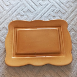 Biscuit-shaped butter dish